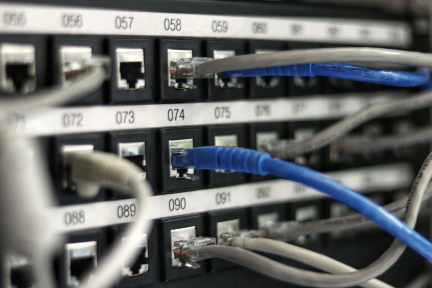 Server infrastructure with network cabling